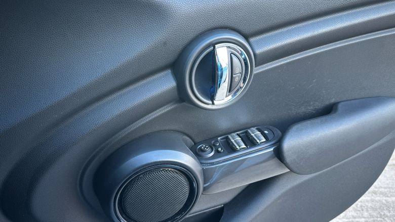 MINI Hatchback 1.5 Cooper Classic II 5dr Auto Petrol Hatchback